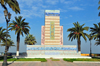 Oran, Algeria / Algrie: Stele of the Maghreb - sea front - Place Bamako, ex-place du Souvenir - avenue Cheikh Larbi Tebessi - photo by M.Torres | Stle du Maghreb - Front de Mer - Place Bamako - Avenue Cheikh Larbi Tebessi, ex-Avenue Loubet