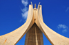 Algiers / Alger - Algeria: Monument of the Martyrs of the Algerian War - composed of three palm leaves, which meet at mid-height | Monument des martyrs de la guerre d'Algrie - form de trois palmes qui se rejoignent  mi-hauteur - photo by M.Torres