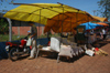 Brazil / Brasil - Dourados: market stall - Marcelino Pires avenue / venda (photo by Marta Alves)