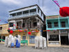 Moroni, Grande Comore / Ngazidja, Comoros islands: jewellery shops and chairs on Place de Badjanani, Mtsangani - photo by M.Torres