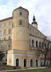 Czech Republic -  Mikulov: chateau - corner - photo by J.Kaman