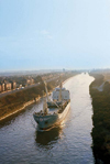 Warrington, Cheshire, England, UK: Manchester Ship Canal - the 'Big Ditch' allows navigation from Salford till the Irish sea, using the Irwell and Mersey rivers - photo by D.Jackson