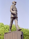 Paris, France: Charles de Gaulle walks away from America - statue by Jean Cardot - near Mtro 'Champs-lyses - Clemenceau', next to the Grand Palais - VIIIe - photo by M.Bergsma