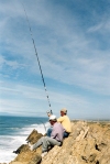 Portugal - So Pedro de Moel (Concelho da Marinha Grande): anglers on the cliffs / pescadores na falsia (photo by M.Torres)