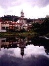 Arcos de Valdevez: reflections on the river Vez - reflexos no rio Vez - photo by M.Durruti