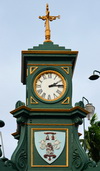 Basseterre, Saint Kitts island, Saint Kitts and Nevis: Berkeley Memorial Clock at the Circus - cast iron structure with four clock faces, coat of arms of the Scottish Berkeley - Georgian architecture - photo by M.Torres