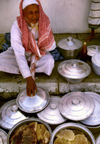 Saudi Arabia - Asir province - Abha: selling honey - photo by F.Rigaud