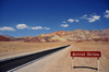 Death Valley National Park, California, USA: Artist Drive - spectacular rocky landscape - sign and road at the loop's entrance - photo by M.Torres