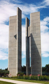 International Peace Garden, North Dakota, USA: the towers - photo by G.Frysinger