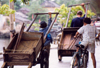 vietnam - Hio-An: boy power - child pulling a cart - photo by N.Cabana